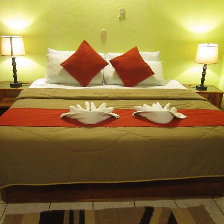 Hotel Jaguar Inn تيكال المظهر الخارجي الصورة