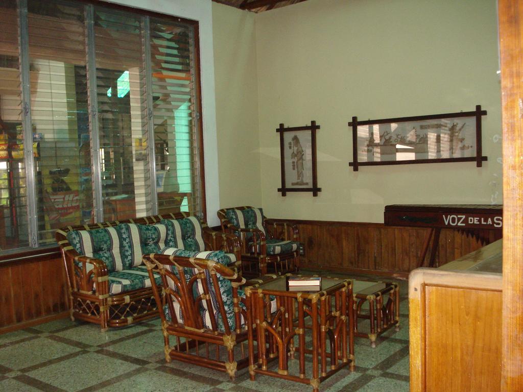 Hotel Jaguar Inn تيكال المظهر الخارجي الصورة